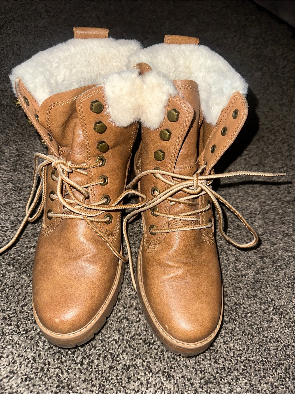 Madden Girl Tan Faux-Fur Lined Lace-Up Winter Boots 7.5 Fall Family Holiday